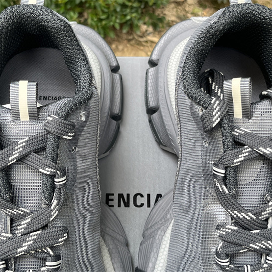 Balenciaga 3XL Sneaker - FashionPlug
