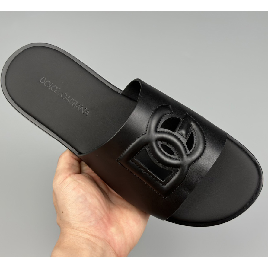 Dolce & Gabbana Calfskin sliders - FashionPlug