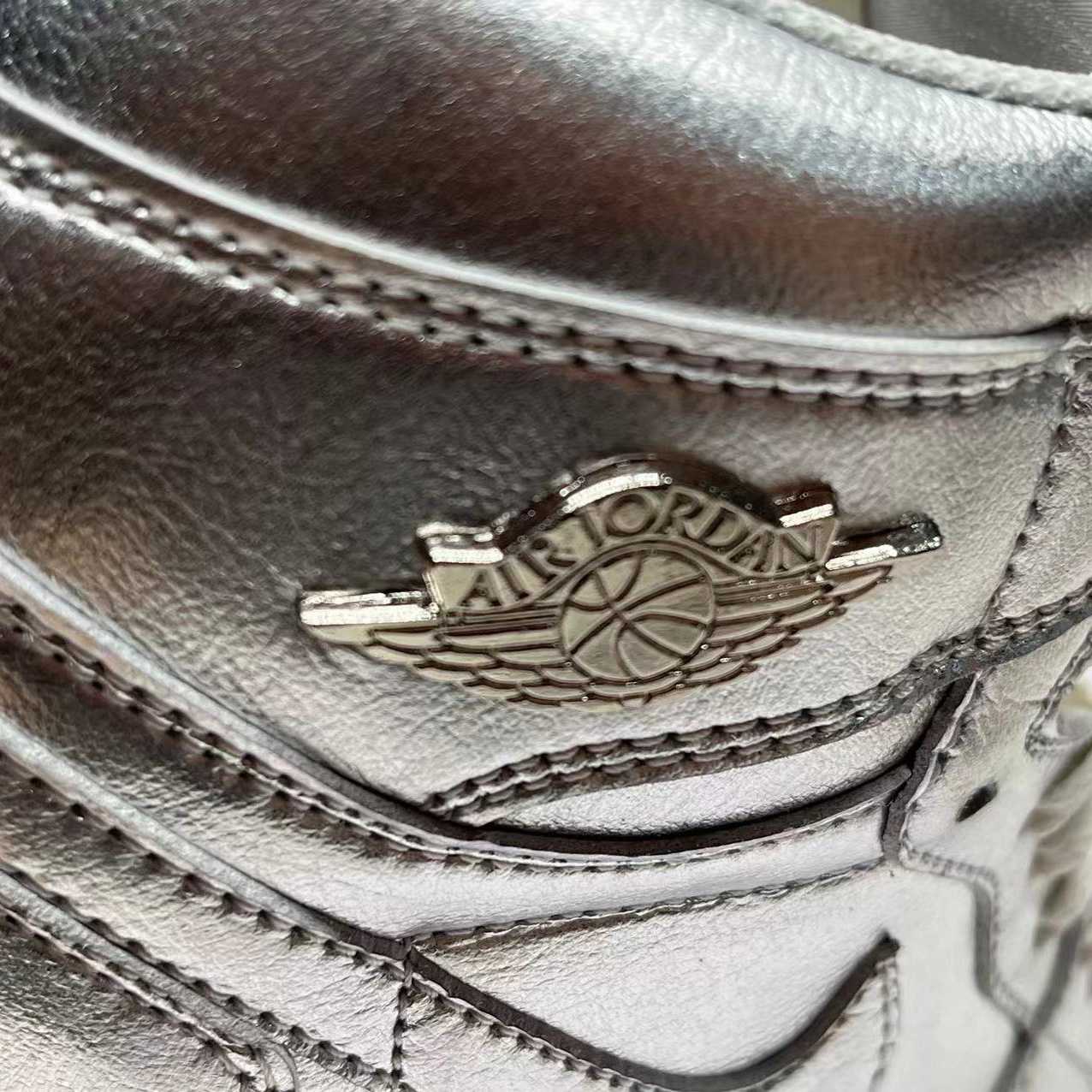 Jordan1 High OG“Chrome” Sneaker    FN7249-001 - FashionPlug