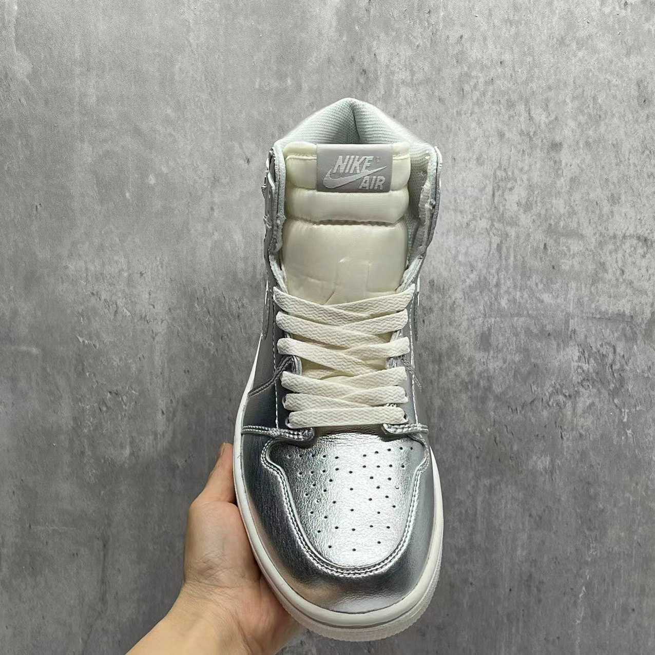 Jordan1 High OG“Chrome” Sneaker    FN7249-001 - FashionPlug