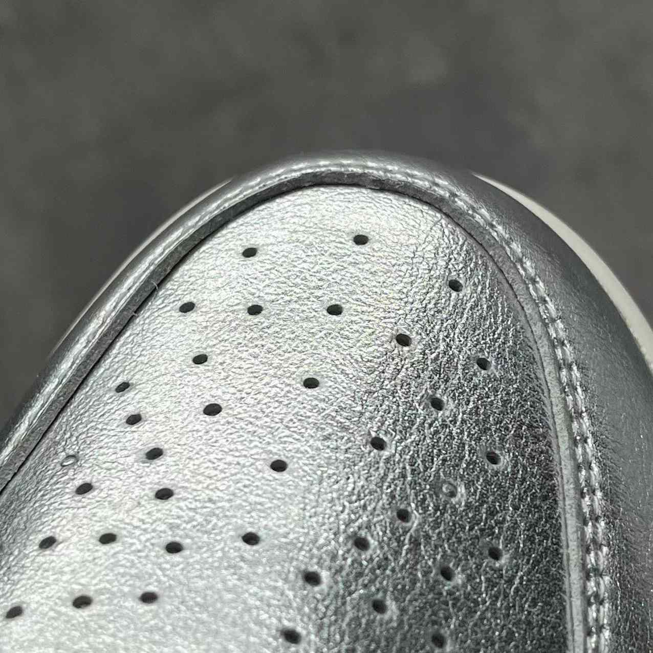 Jordan1 High OG“Chrome” Sneaker    FN7249-001 - FashionPlug