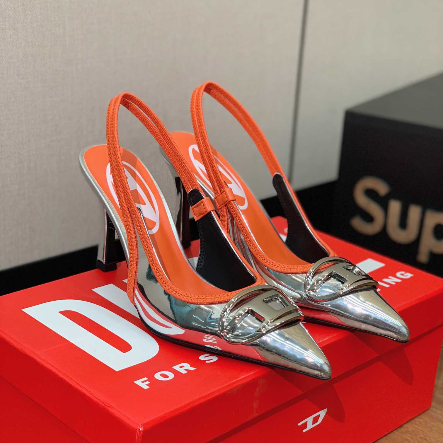 Diesel D-Venus Sb Slingback Pumps In Metallic Leather - FashionPlug