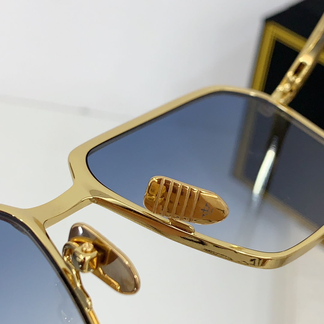 Jacquemus Vasco Sunglasses   - FashionPlug