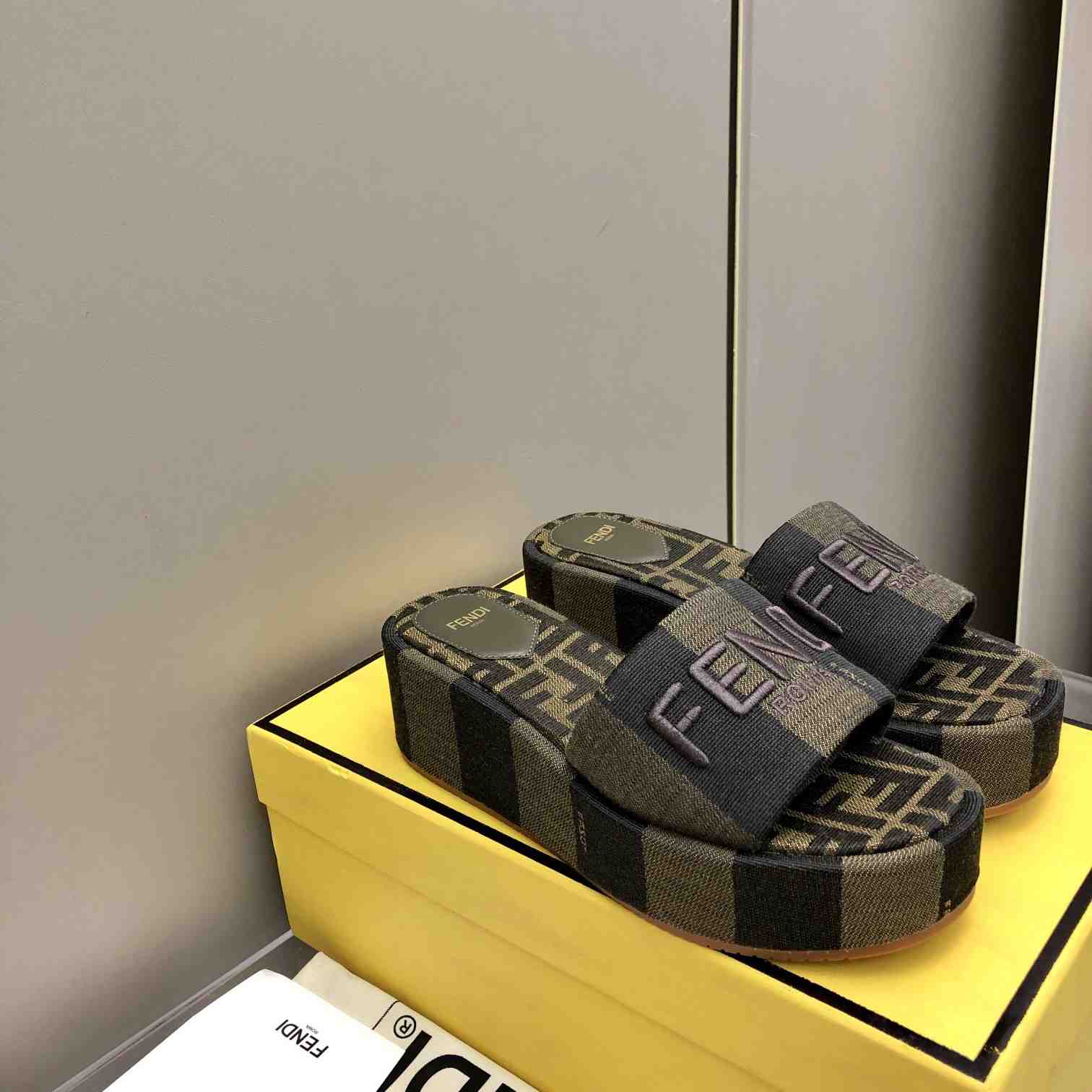 Fendi Sunshine Brown Fabric Flatform Slides - FashionPlug