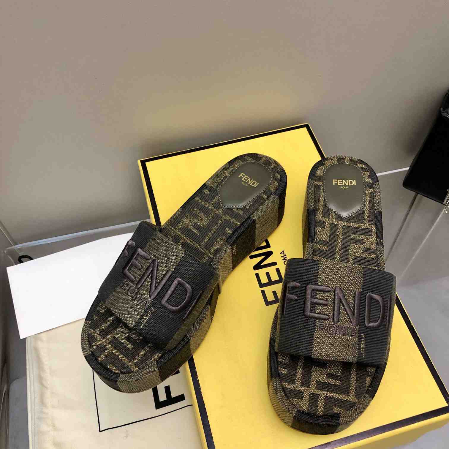 Fendi Sunshine Brown Fabric Flatform Slides - FashionPlug