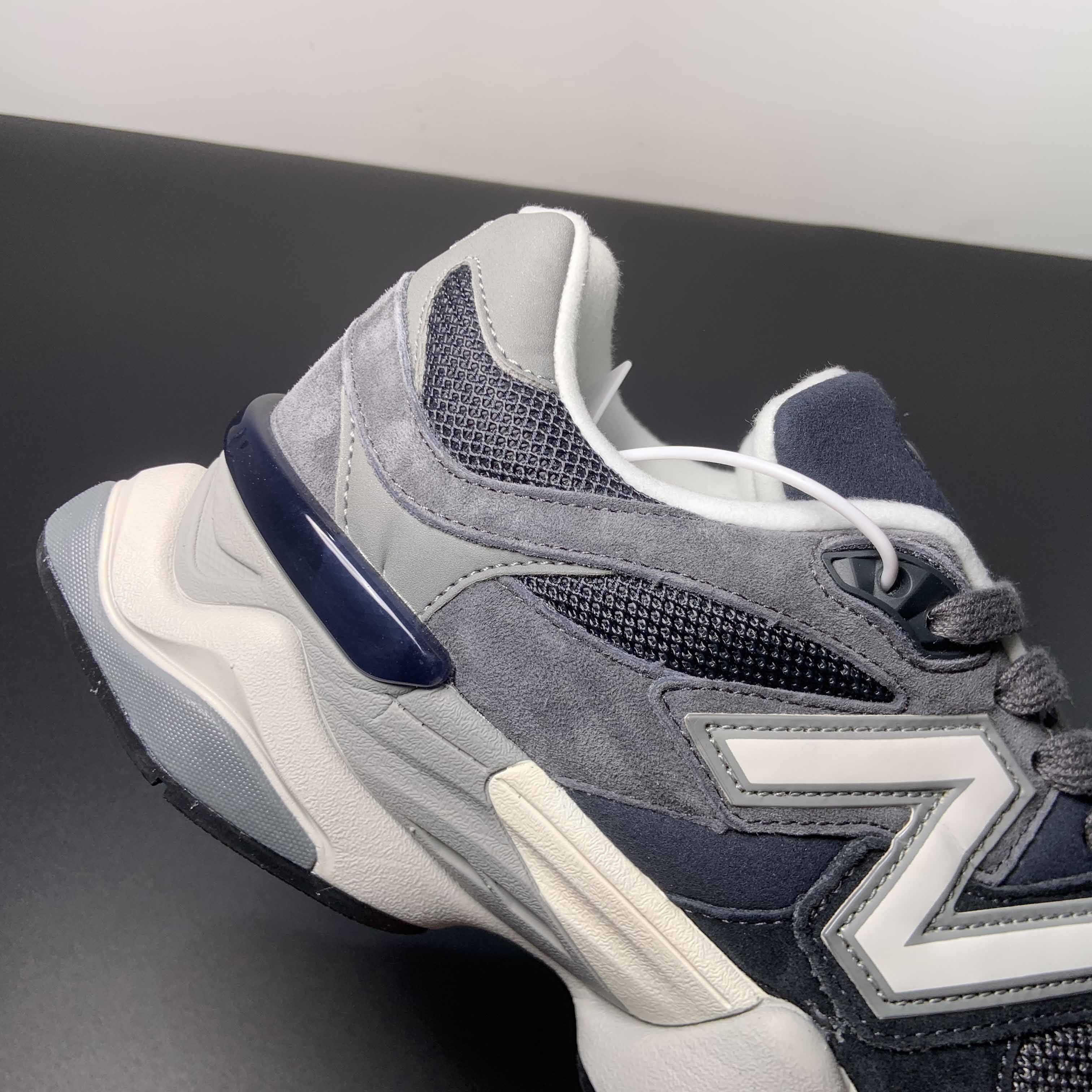 New Balance 9060 Sneakers      U9060JBM  - FashionPlug