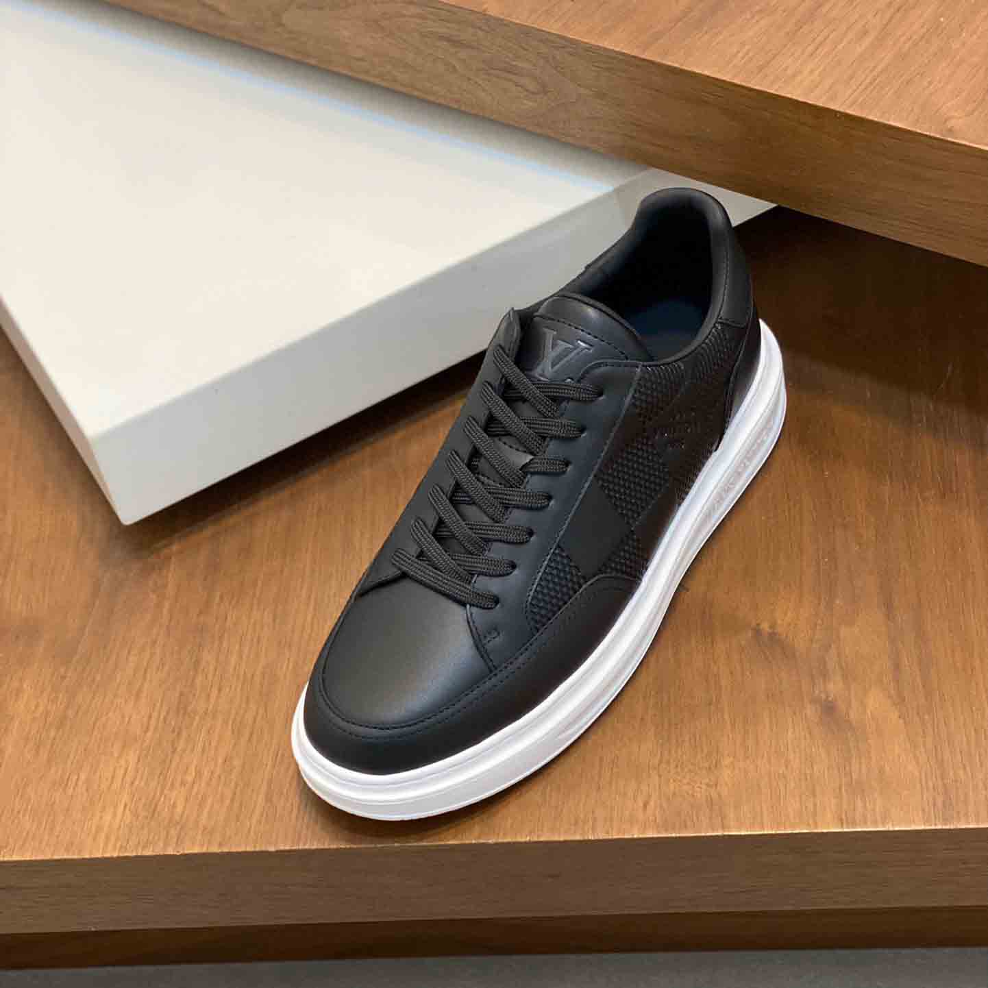 Louis Vuitton Beverly Hills Sneaker   1ACQGO - FashionPlug