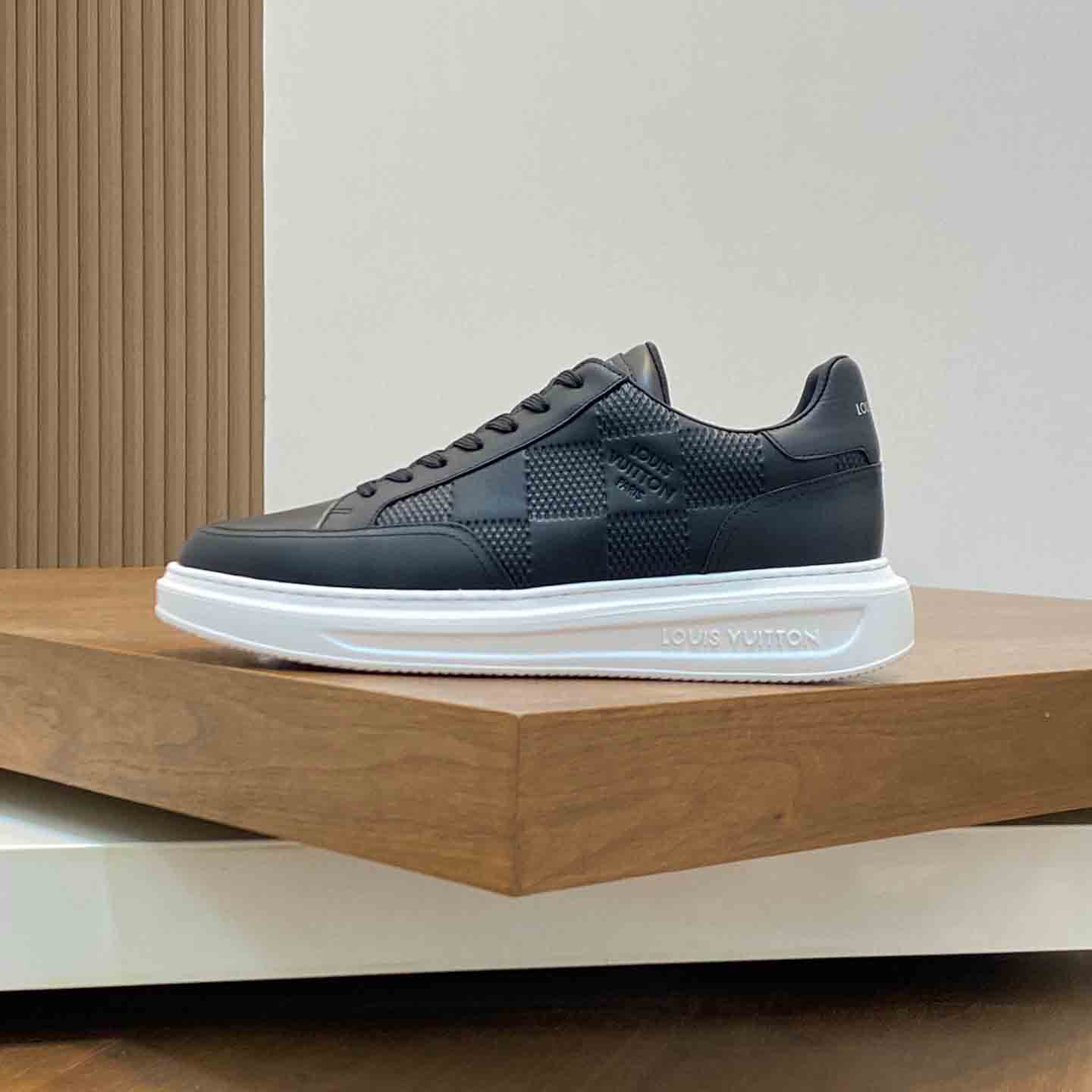 Louis Vuitton Beverly Hills Sneaker   1ACQGO - FashionPlug
