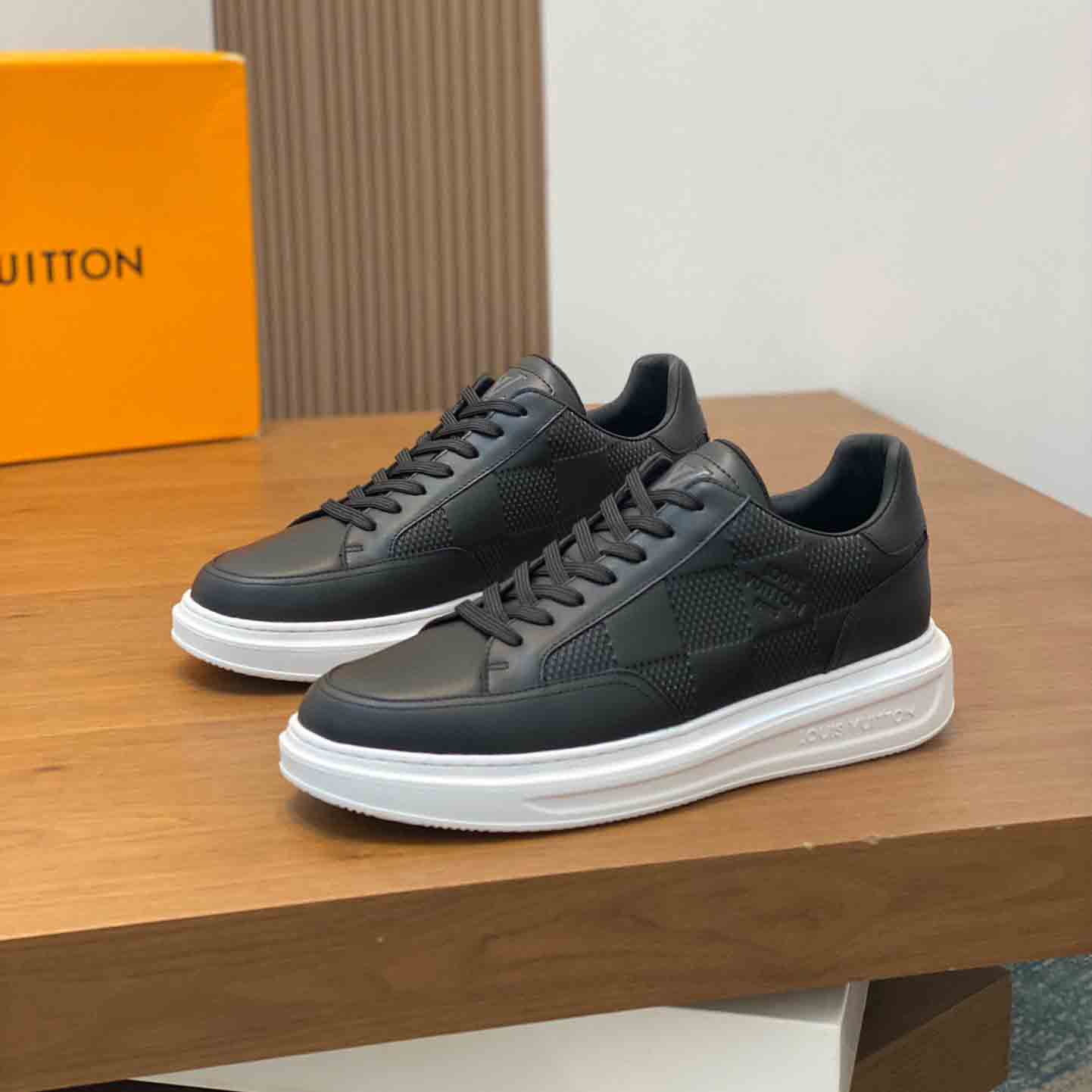 Louis Vuitton Beverly Hills Sneaker   1ACQGO - FashionPlug