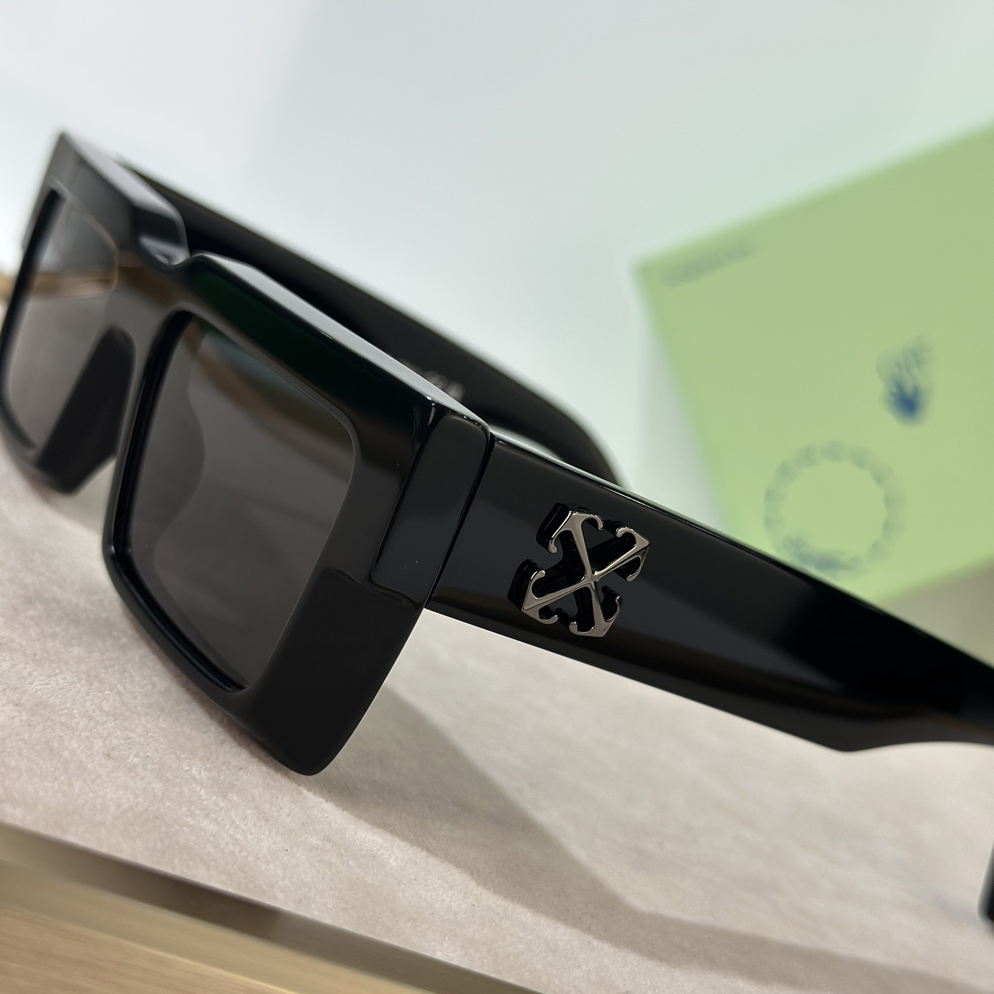 Off White Moberly Sunglasses      OERl114 - FashionPlug