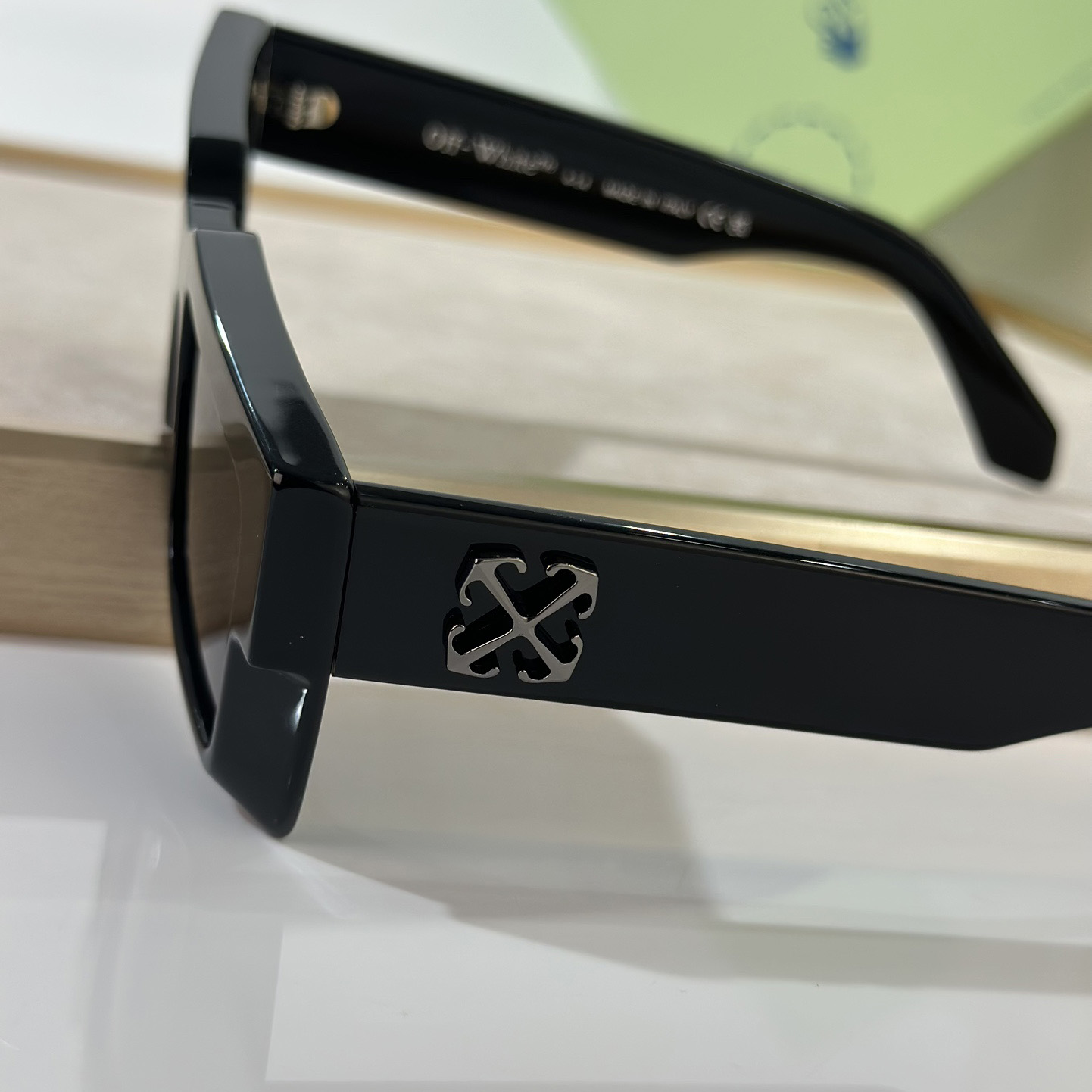 Off White Moberly Sunglasses      OERl114 - FashionPlug