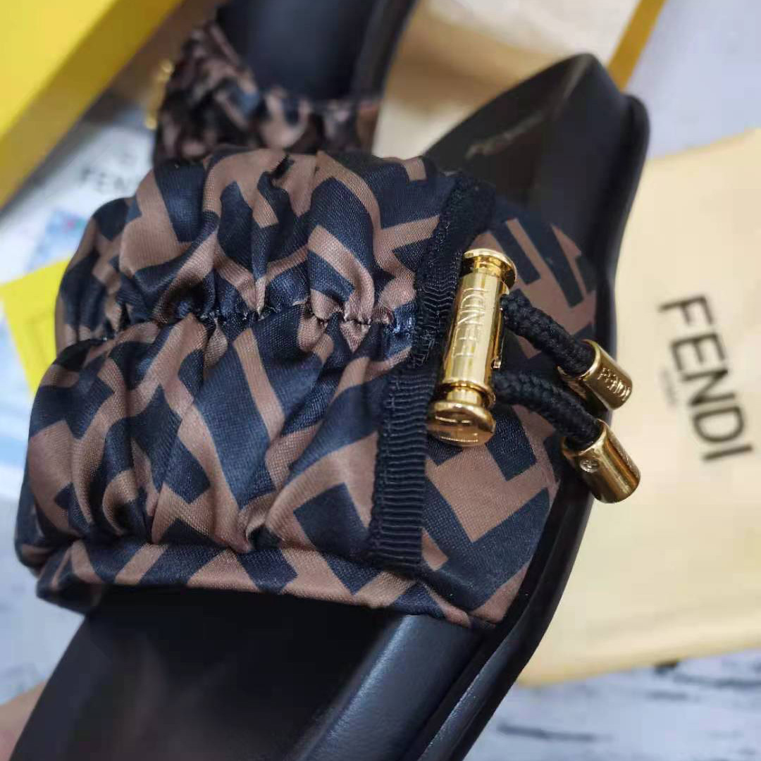 Fendi Vertigo Slides - FashionPlug