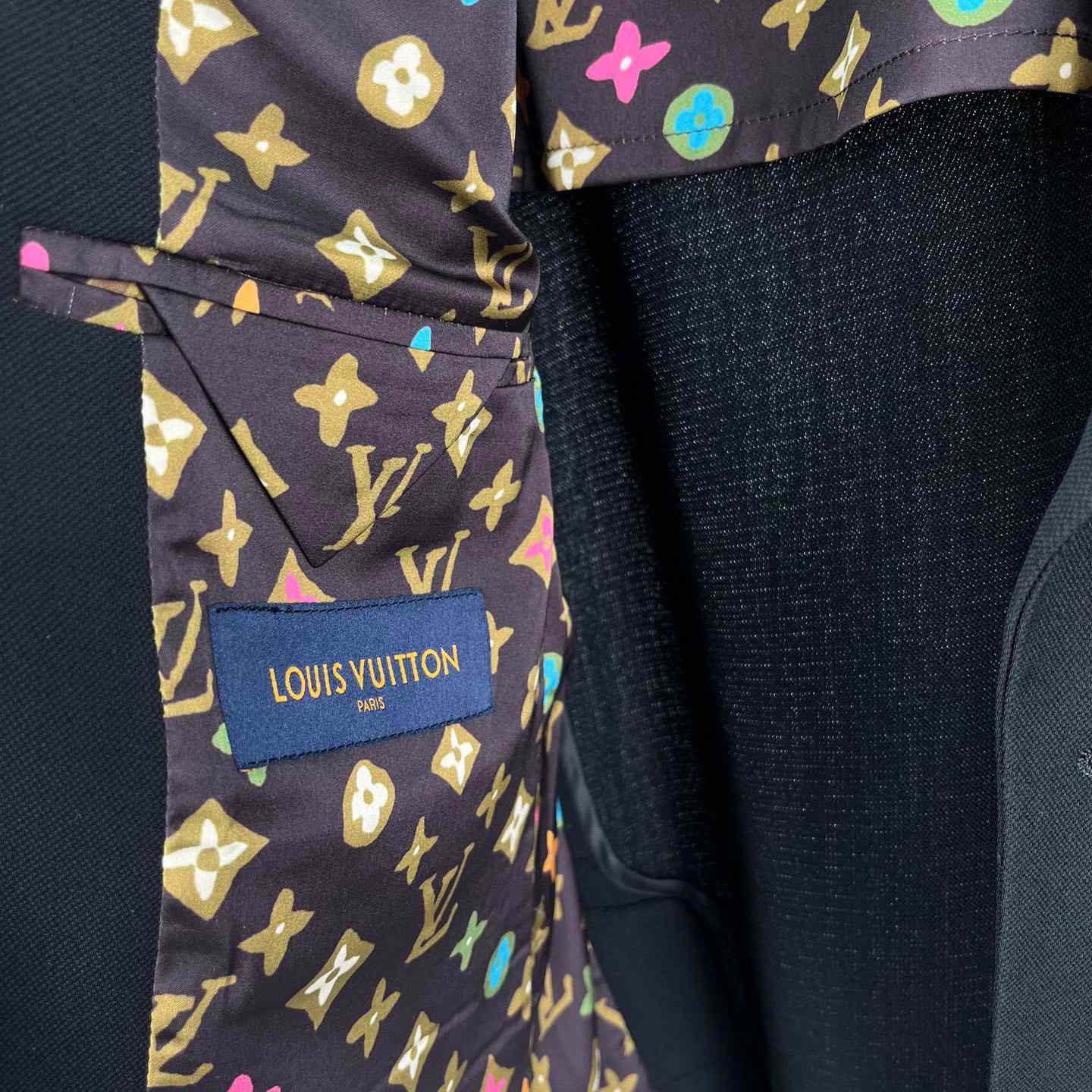 Louis Vuitton Embroidered Signature Wool Tailored Jacket   1AFRD1 - FashionPlug