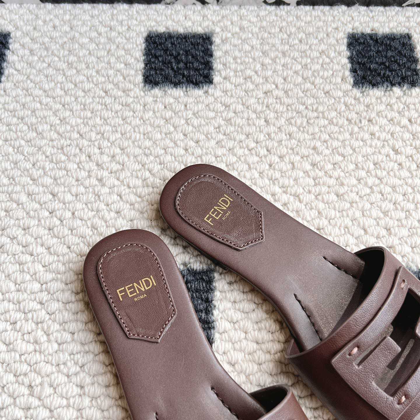 Fendi Baguette Brown Leather Slides - FashionPlug