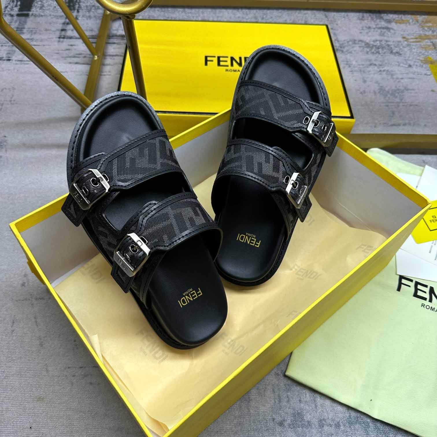 Fendi Feel Slides - FashionPlug