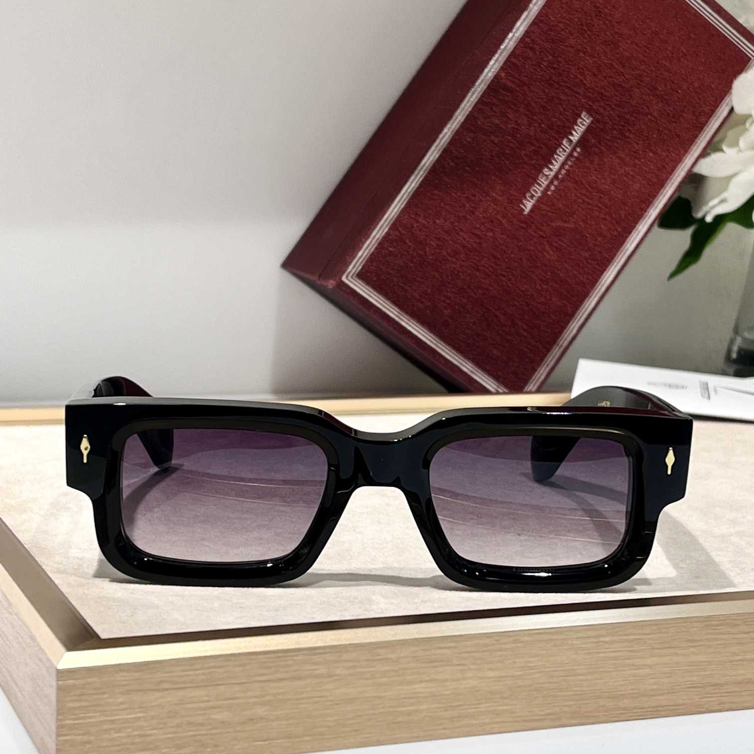 Jacquemus ASCARII Sunglasses - FashionPlug