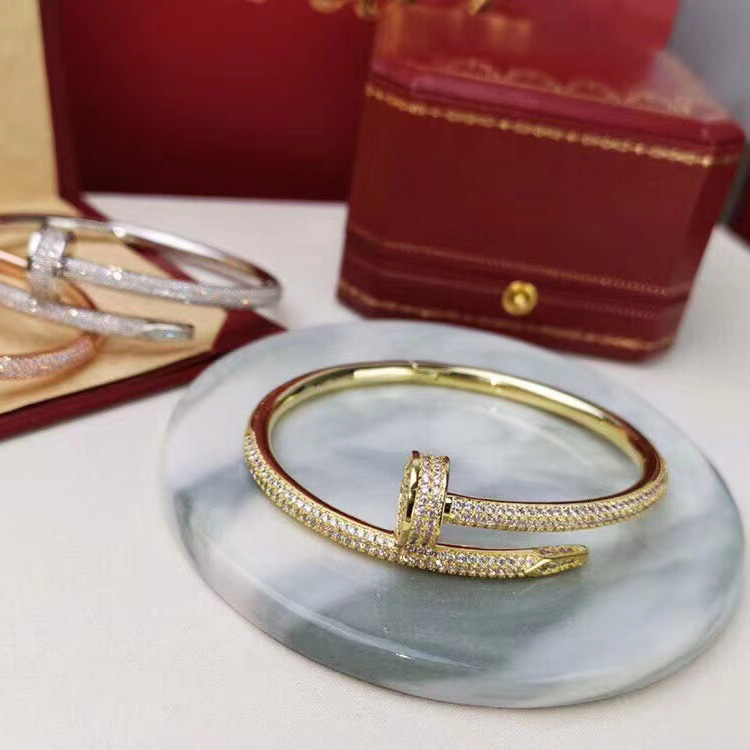 Cartier Bracelet - FashionPlug