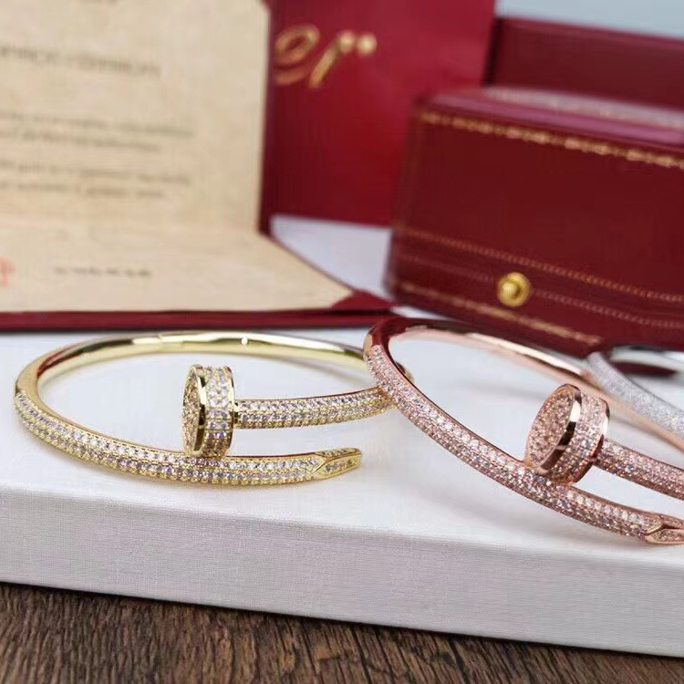 Cartier Bracelet - FashionPlug