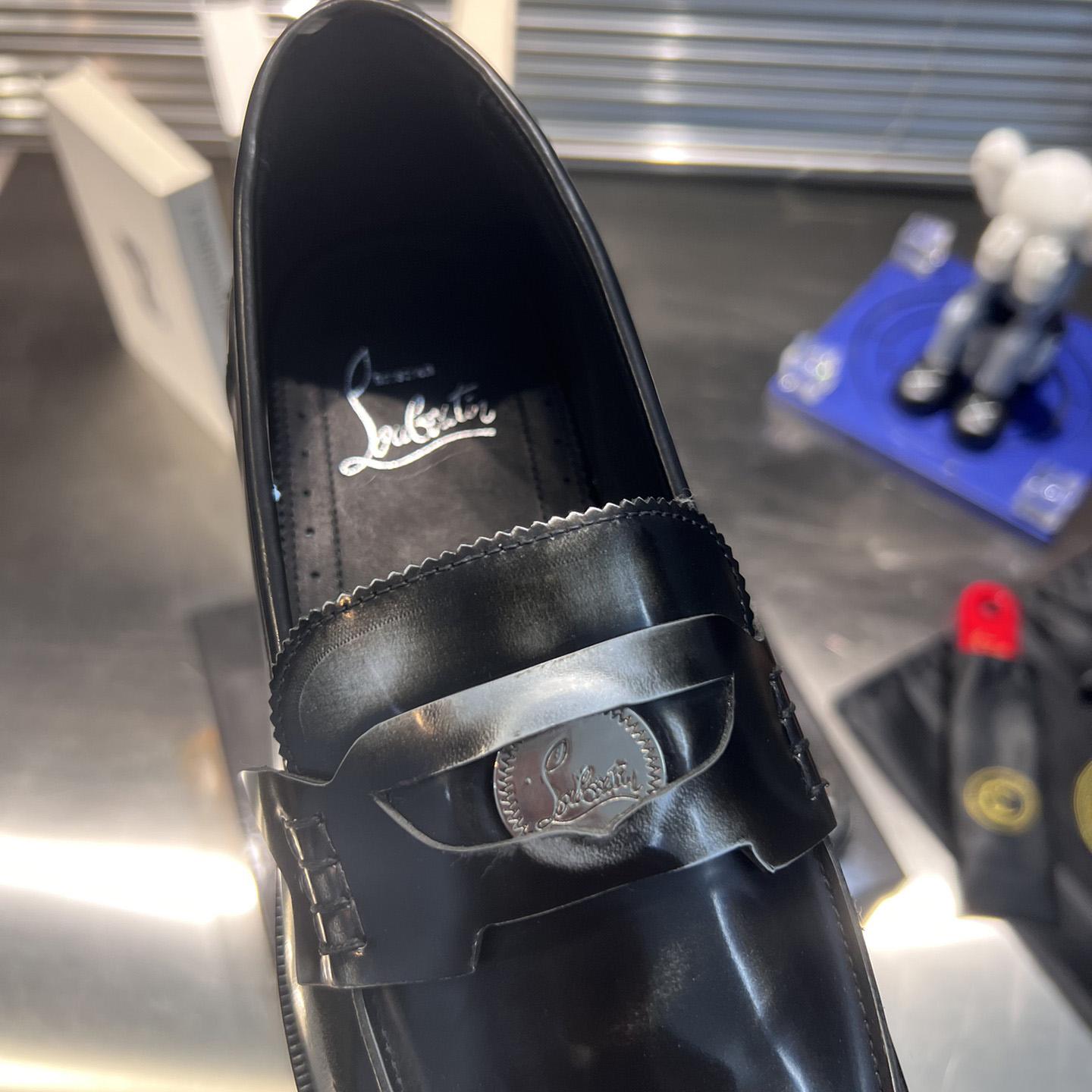 Christian Louboutin Loafers - Patent calf leather - Black  - FashionPlug