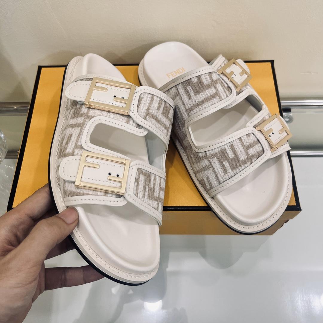 Fendi Feel Slides - FashionPlug