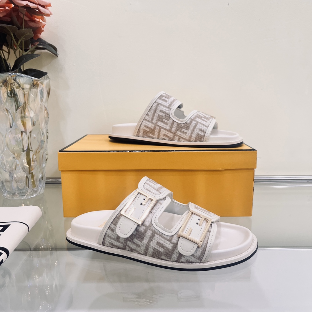 Fendi Feel Slides - FashionPlug