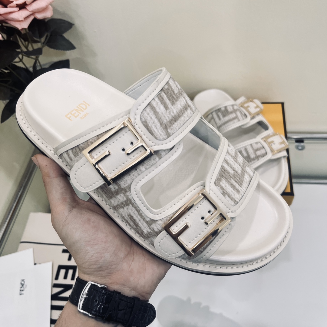 Fendi Feel Slides - FashionPlug