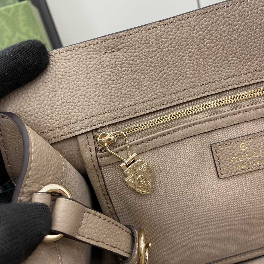 Gucci Medium Tote Bag With Hook Closure - FashionPlug