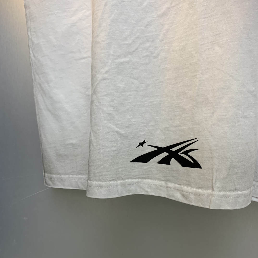 Hellstar Warm Up T-shirt - FashionPlug