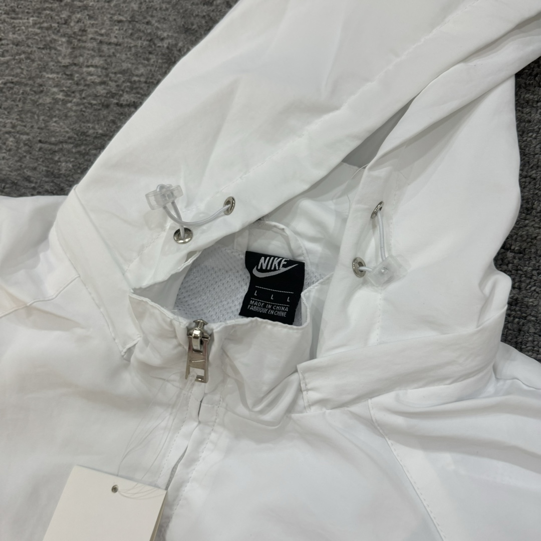 Nike Hooded Jacket - FashionPlug