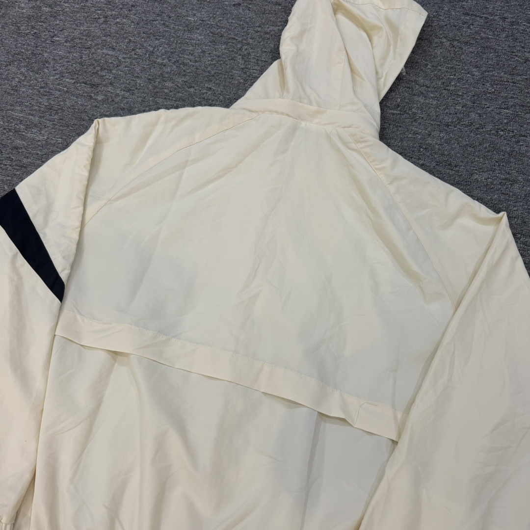 Nike Hooded Jacket - FashionPlug