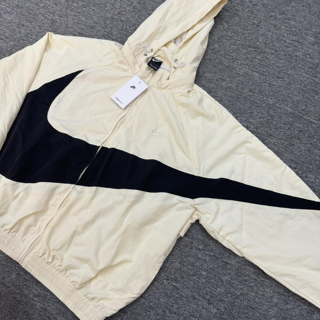 Nike Hooded Jacket - FashionPlug