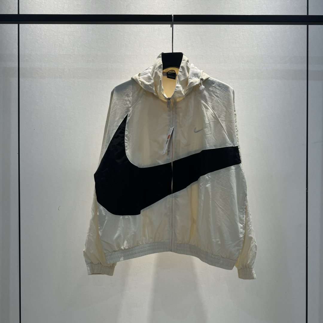 Nike Hooded Jacket - FashionPlug