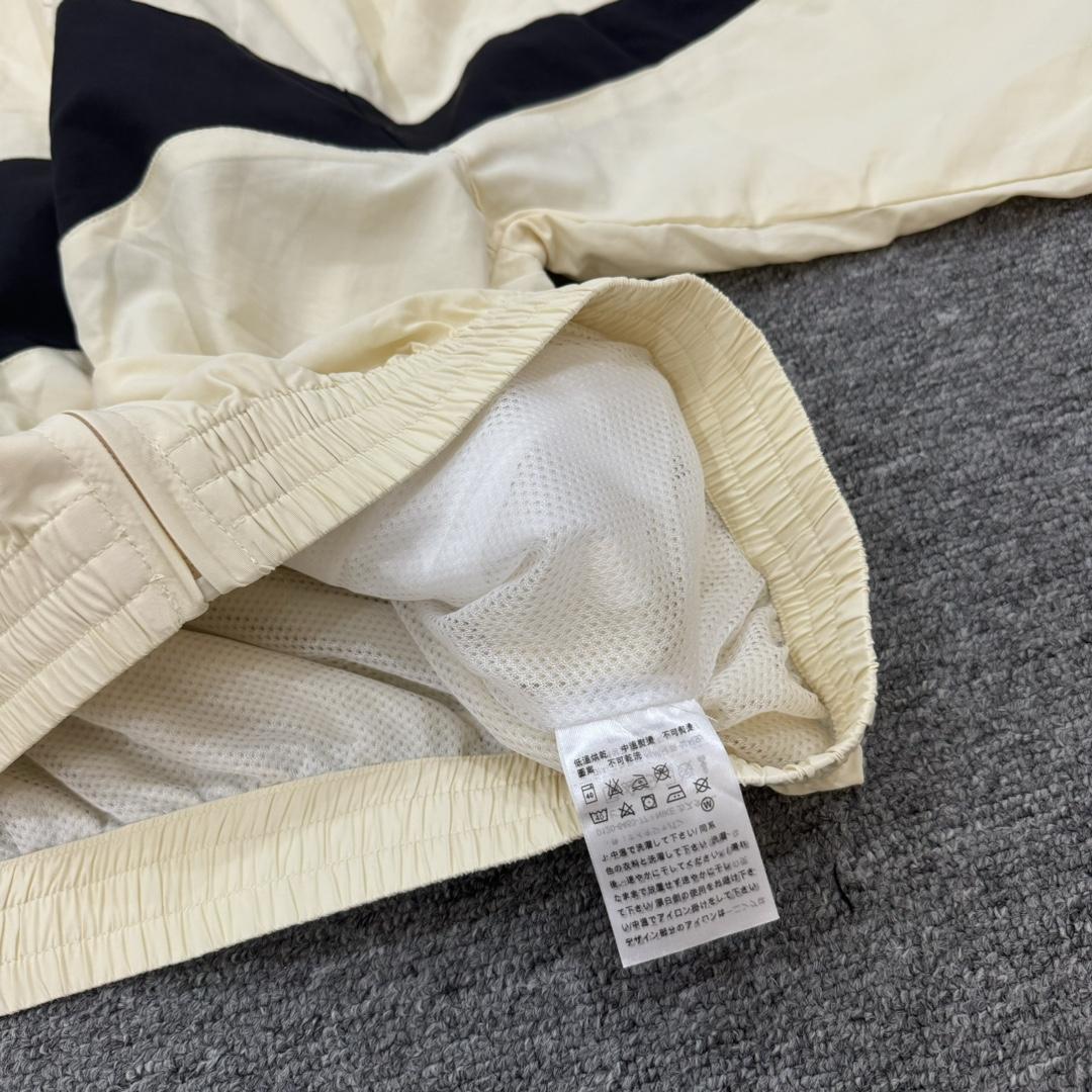 Nike Hooded Jacket - FashionPlug