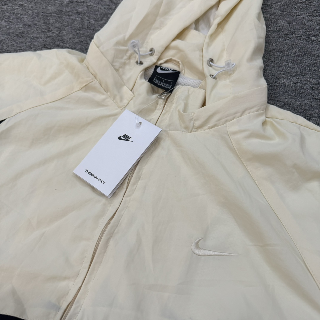 Nike Hooded Jacket - FashionPlug