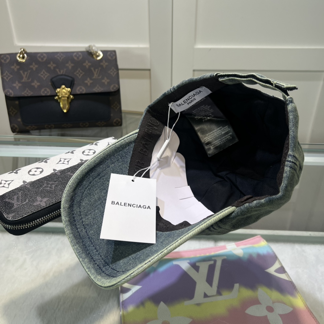 Balenciaga Cap - FashionPlug