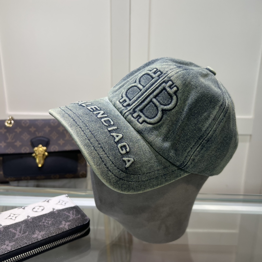 Balenciaga Cap - FashionPlug