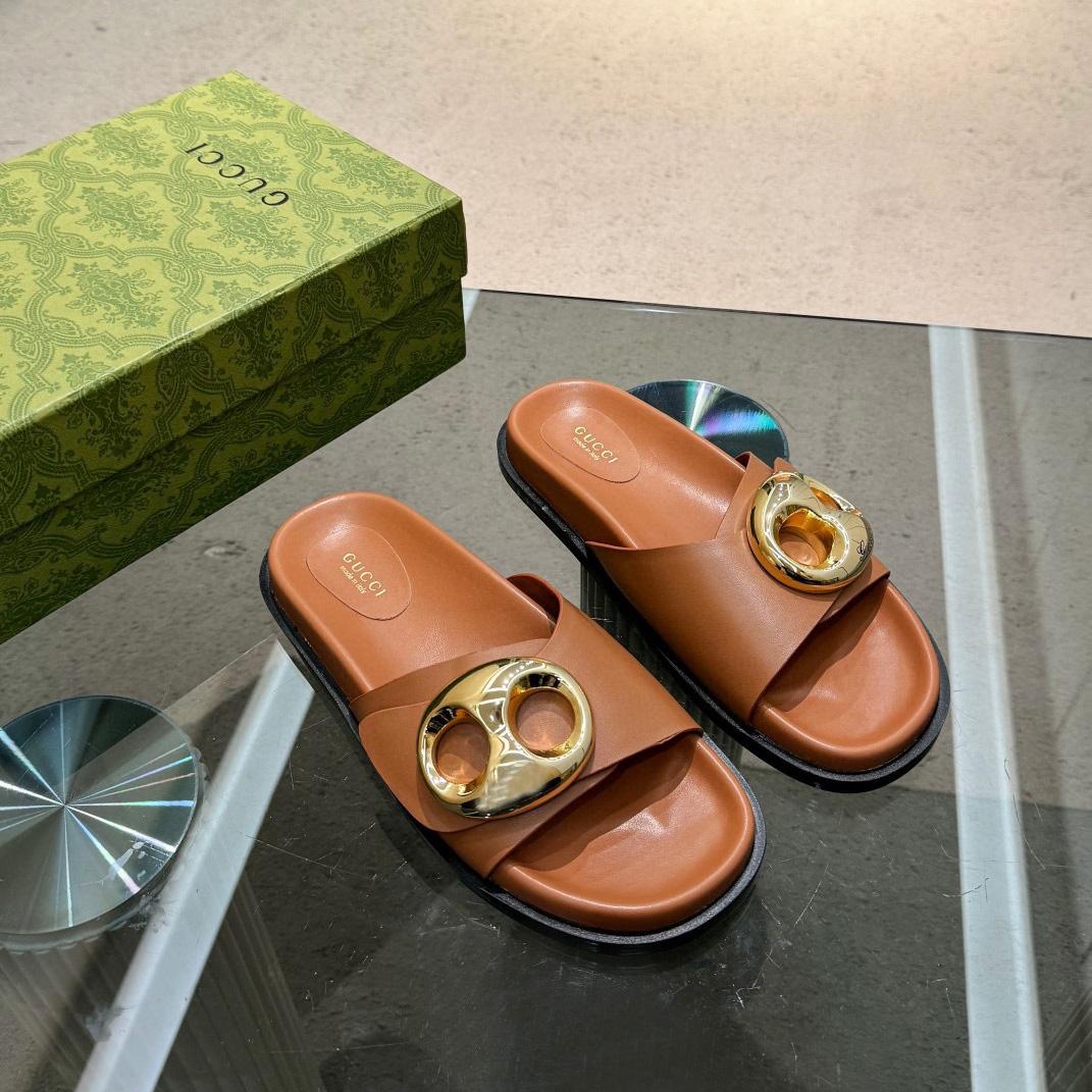Gucci Women's Marina Chain Slide Sandal - FashionPlug