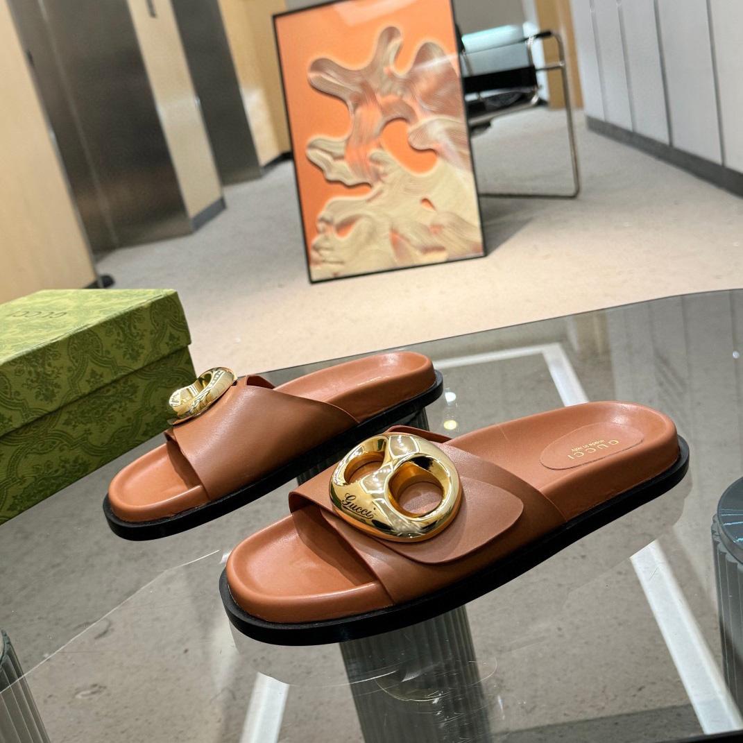 Gucci Women's Marina Chain Slide Sandal - FashionPlug