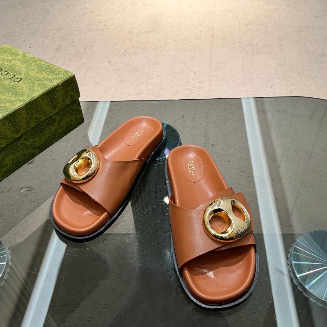 Gucci Women's Marina Chain Slide Sandal - FashionPlug