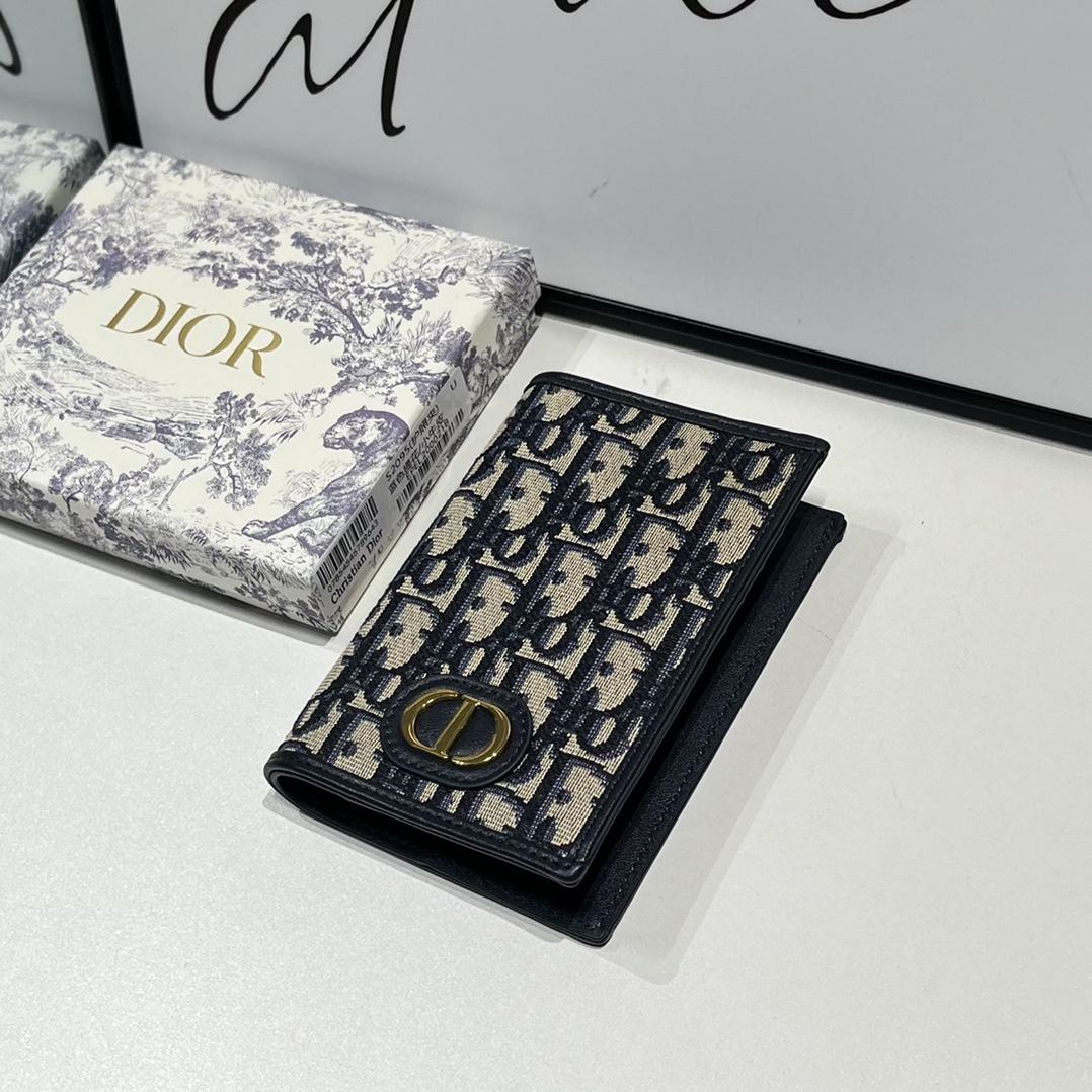 Dior 30 Montaigne Passport Holder - FashionPlug