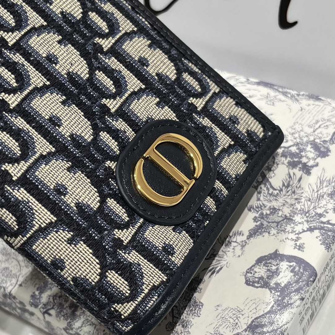 Dior 30 Montaigne Passport Holder - FashionPlug