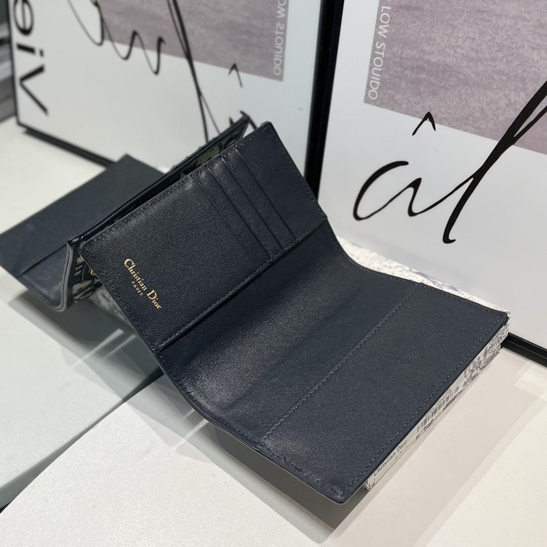 Dior 30 Montaigne Passport Holder - FashionPlug