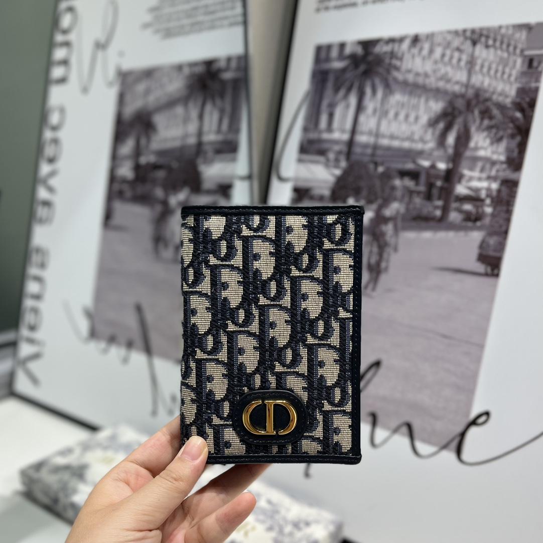 Dior 30 Montaigne Passport Holder - FashionPlug