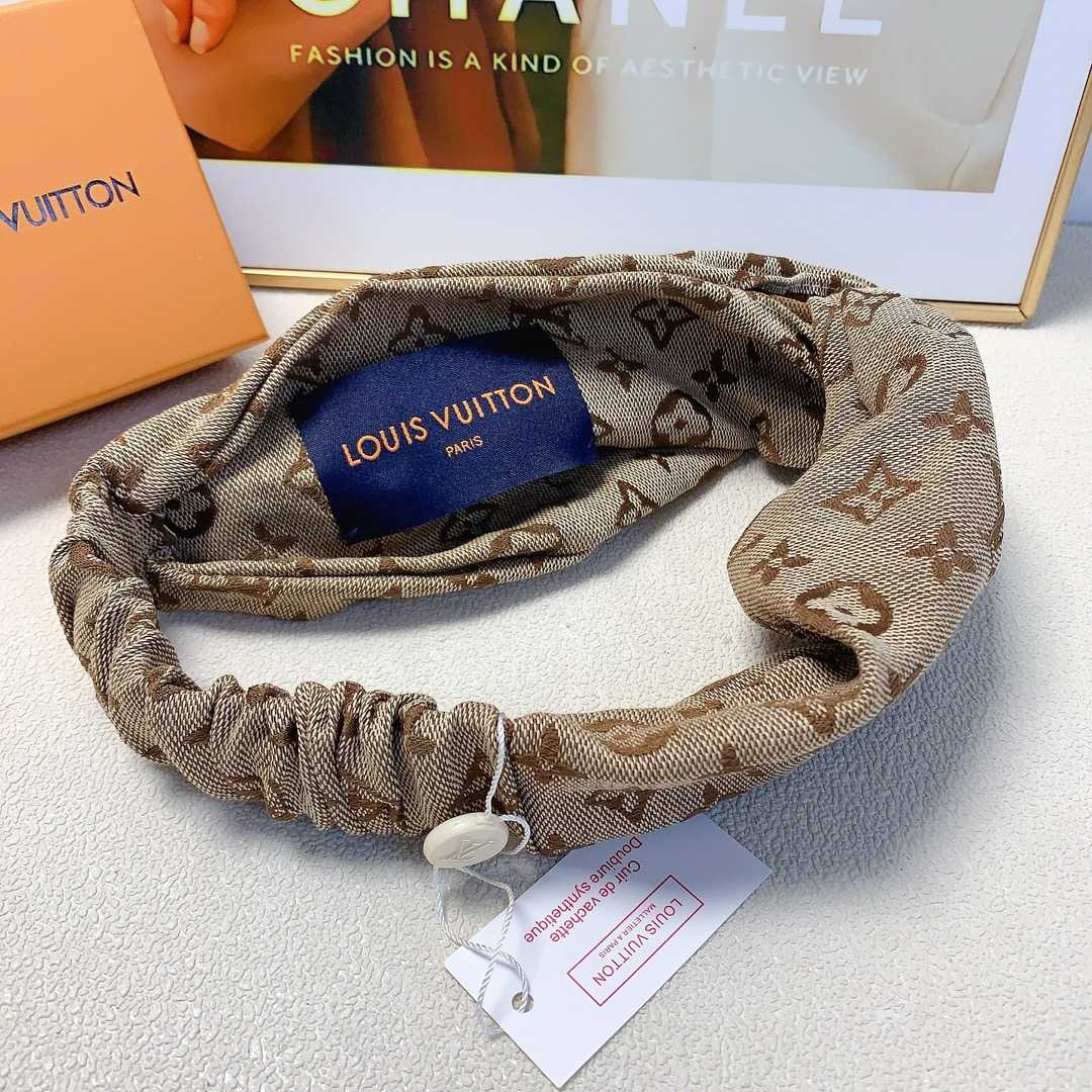 Louis Vuitton headband - FashionPlug