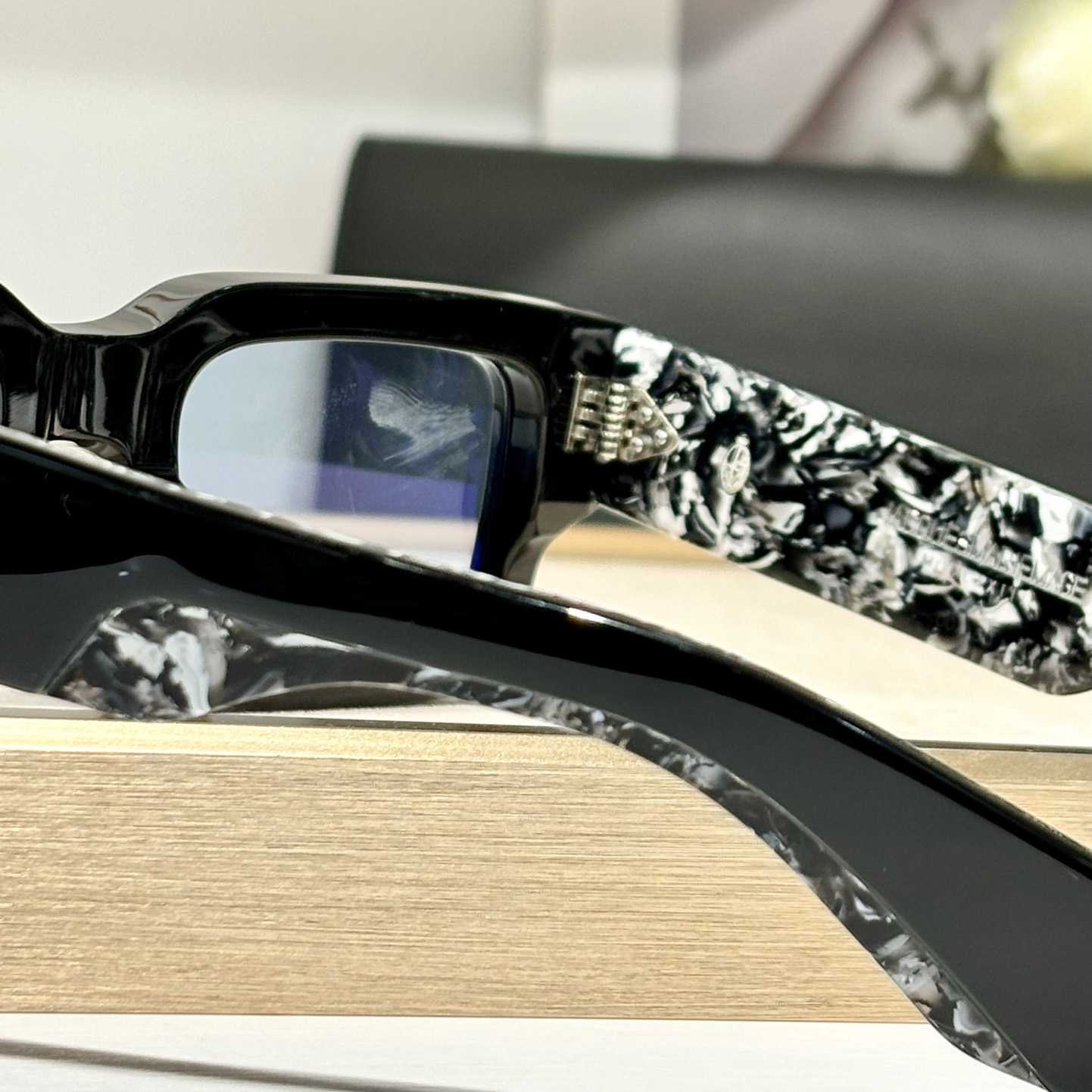 Jacquemus ASCARII Sunglasses - FashionPlug