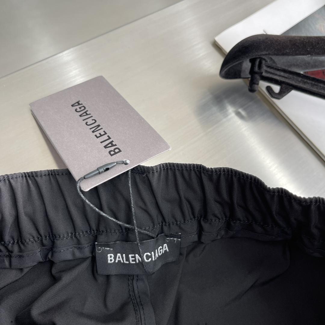 Balenciaga Technical Cargo Pants - FashionPlug