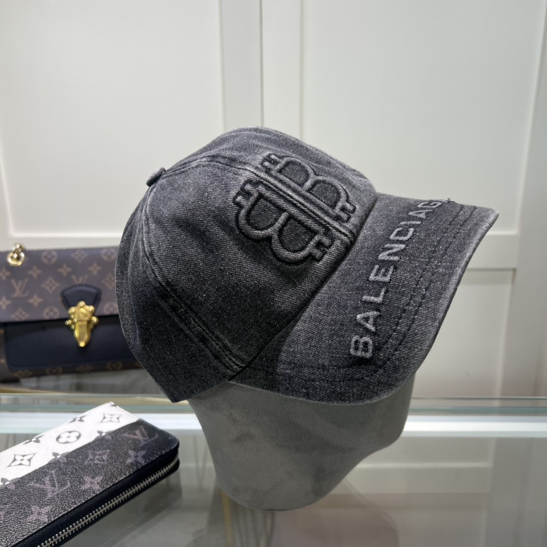 Balenciaga Cap - FashionPlug