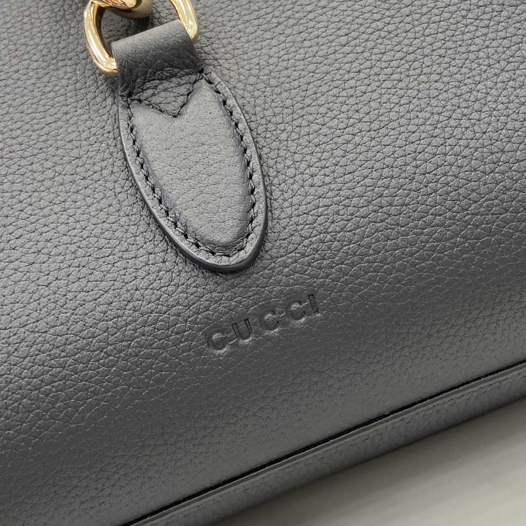 Gucci Medium Tote Bag With Hook Closure - FashionPlug