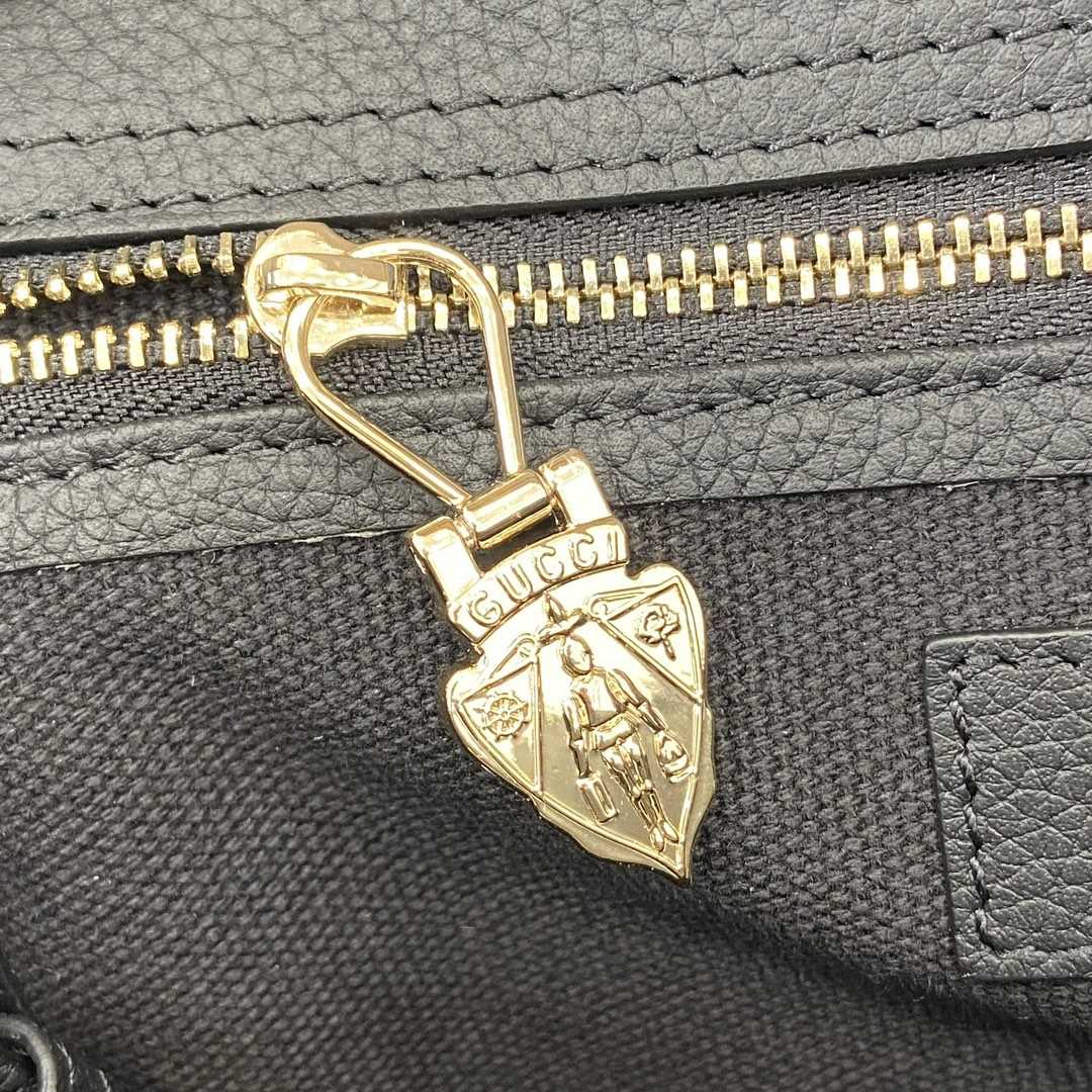 Gucci Medium Tote Bag With Hook Closure - FashionPlug