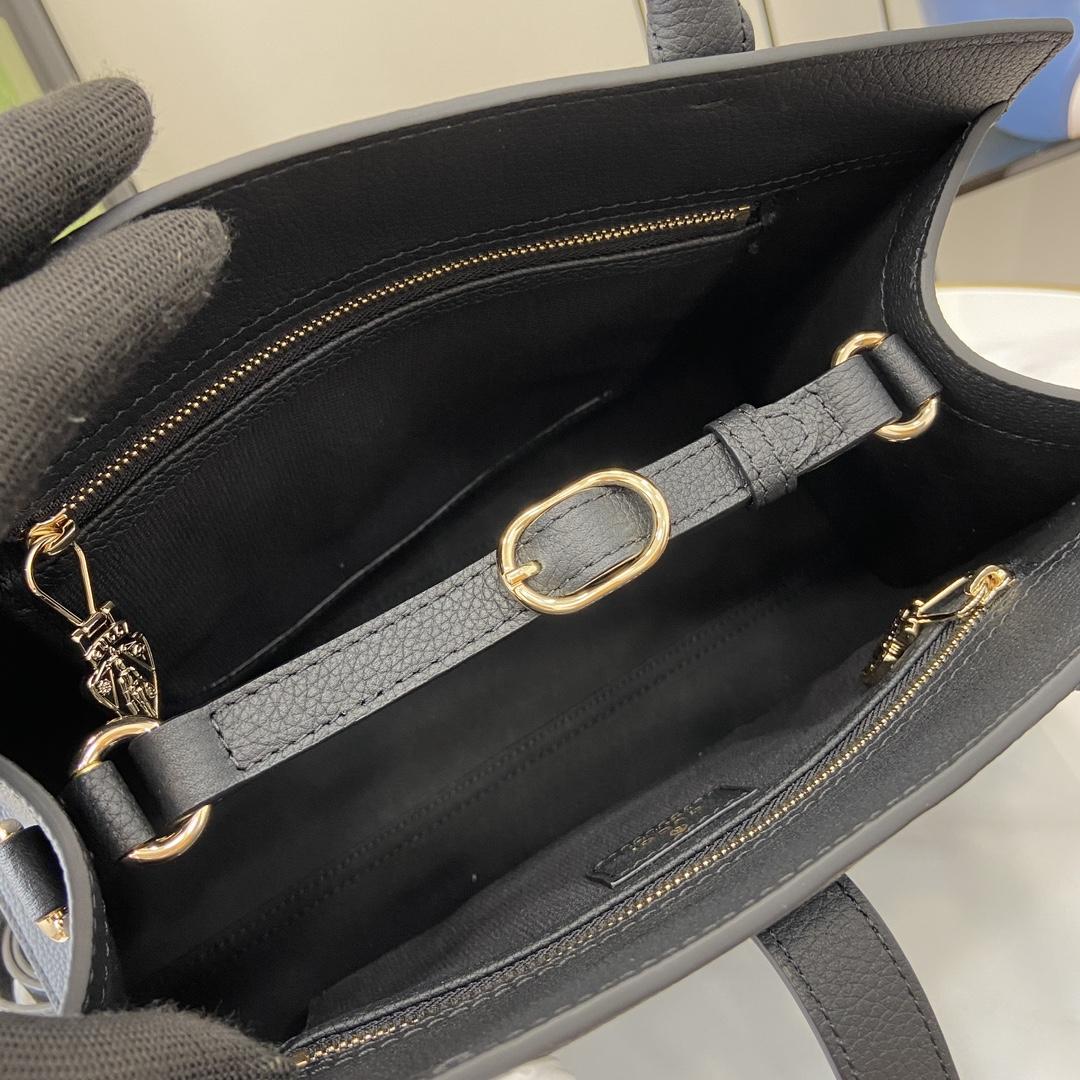 Gucci Medium Tote Bag With Hook Closure - FashionPlug